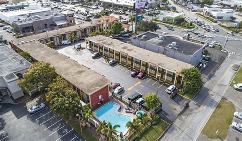 Quality Inn Port Tampa Bay Hotel with Airport & Cruise Port .